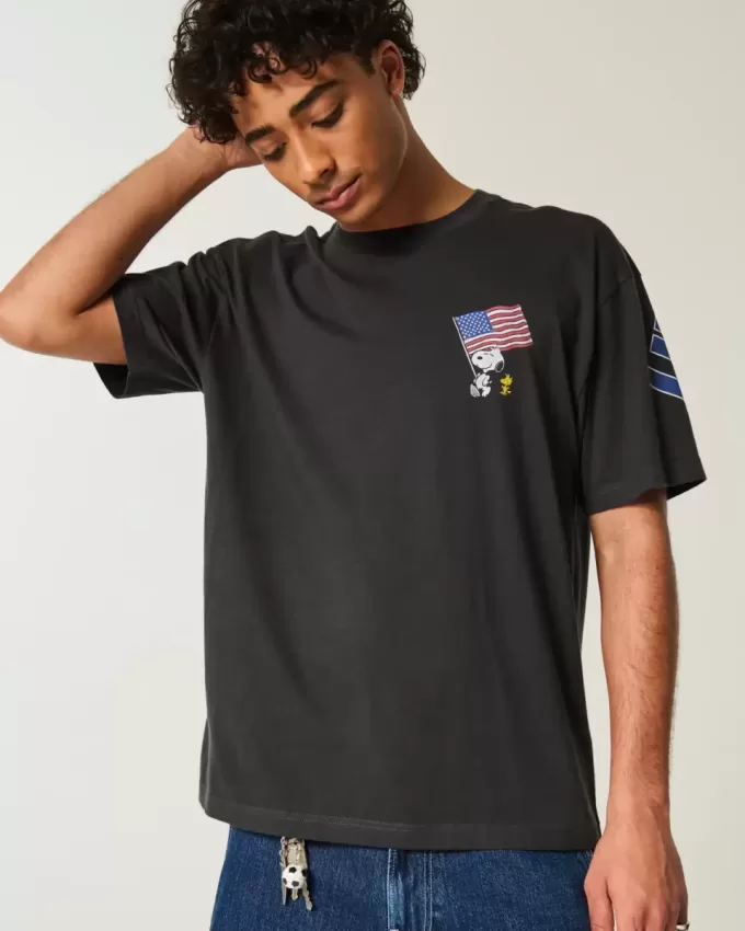Boxy Snoopy USA Graphic Tee