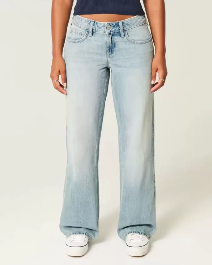 Curvy Low-Rise Light Wash Baggy Jeans