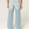 Curvy Low-Rise Light Wash Baggy Jeans