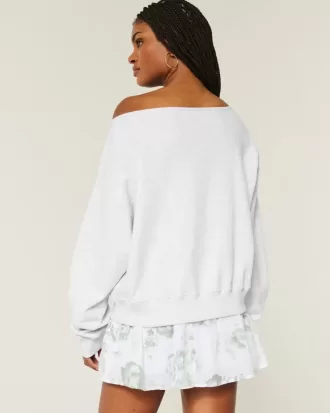 Easy Off-the-Shoulder Connecticut Graphic Sweatshirt