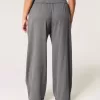 Hollister Livvy Low-Rise Wide-Leg Pants