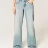 Low-Rise Light Wash Baggy Jeans