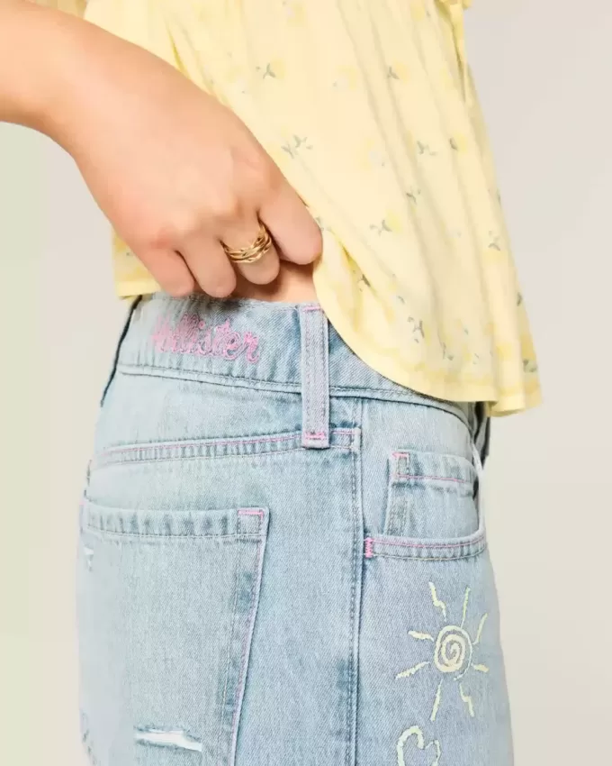 Low-Rise Ripped Light Wash Graphic Baggy Jeans