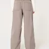 Low-Rise Super Baggy Pants