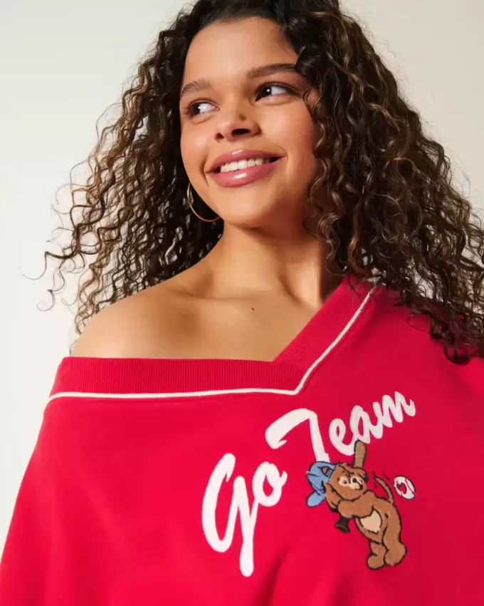 Oversized Go Team Graphic V-Neck Sweatshirt