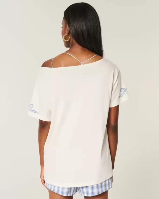Oversized Off-the-Shoulder Graphic Tee